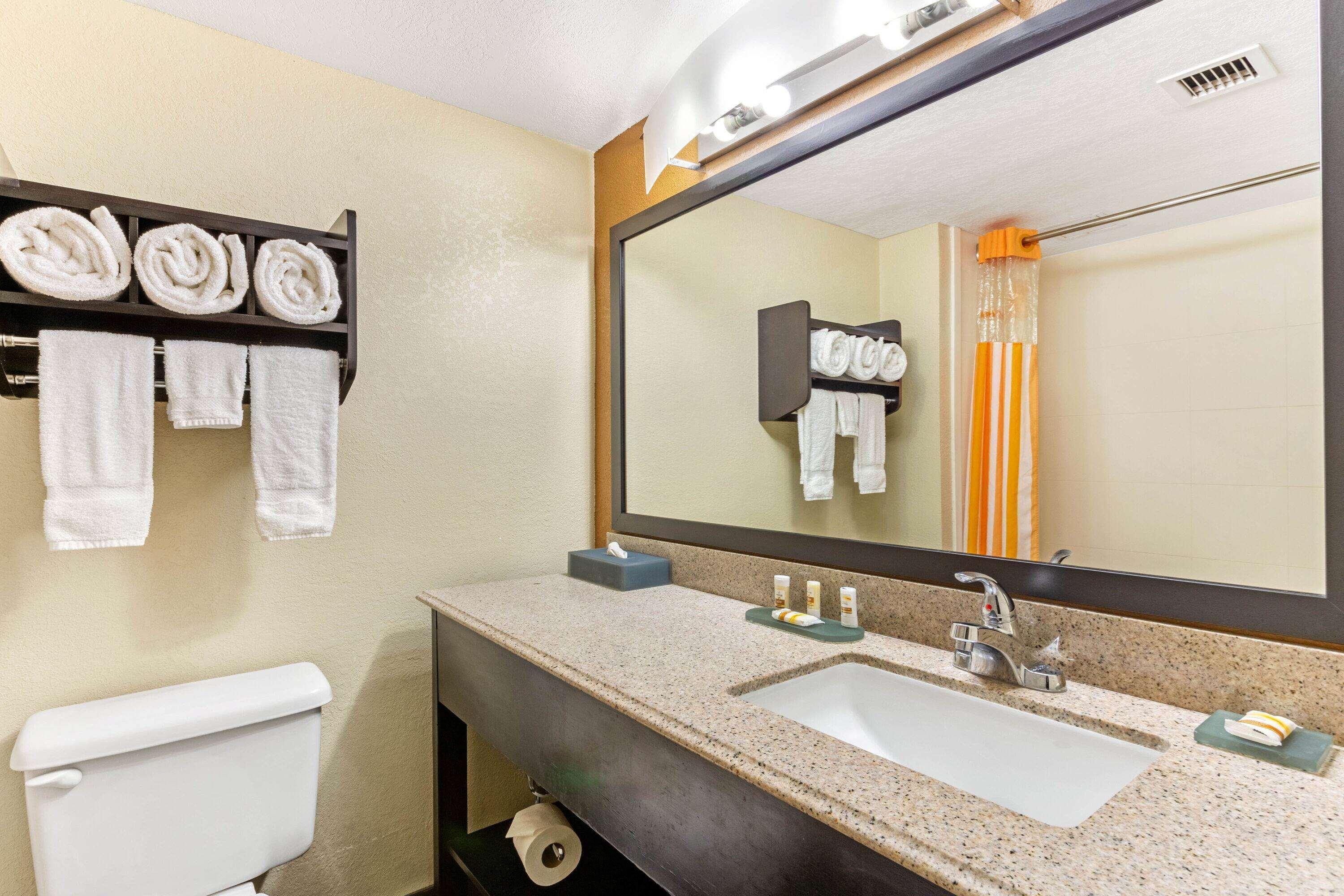Hotel La Quinta By Wyndham Tampa North I-75 Exterior foto