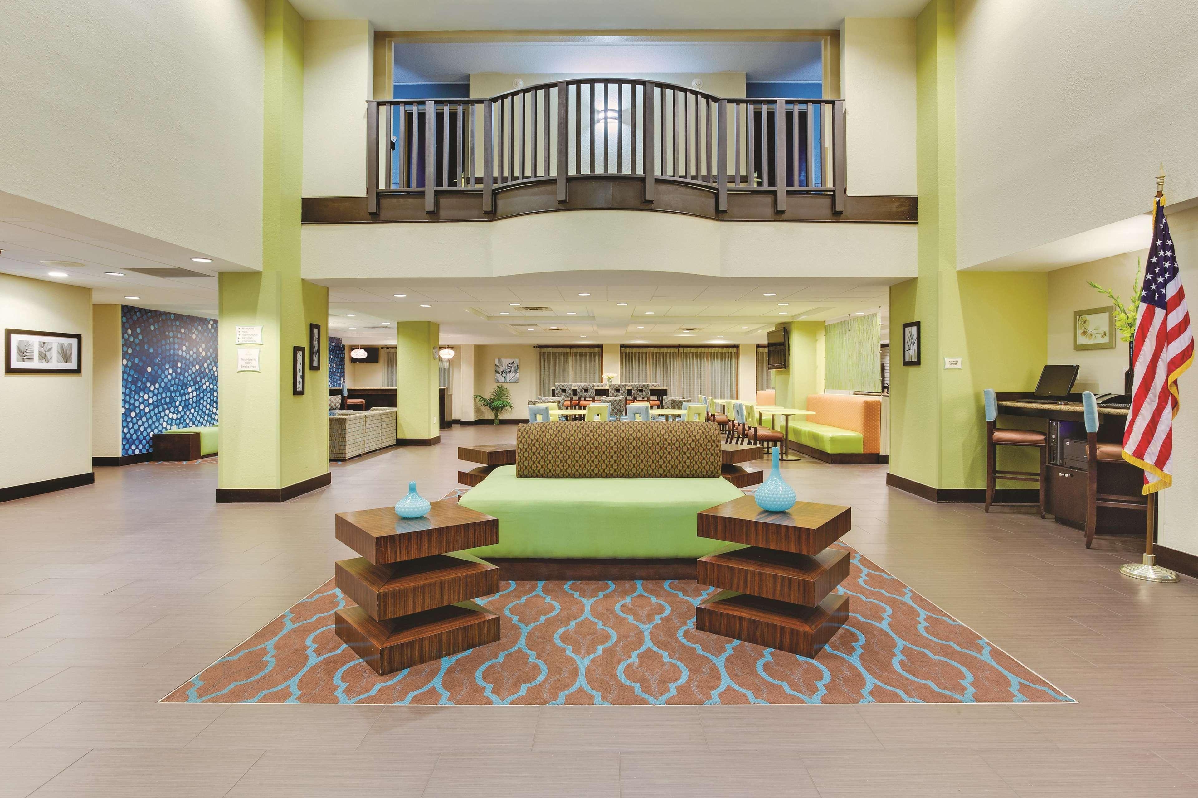 Hotel La Quinta By Wyndham Tampa North I-75 Exterior foto